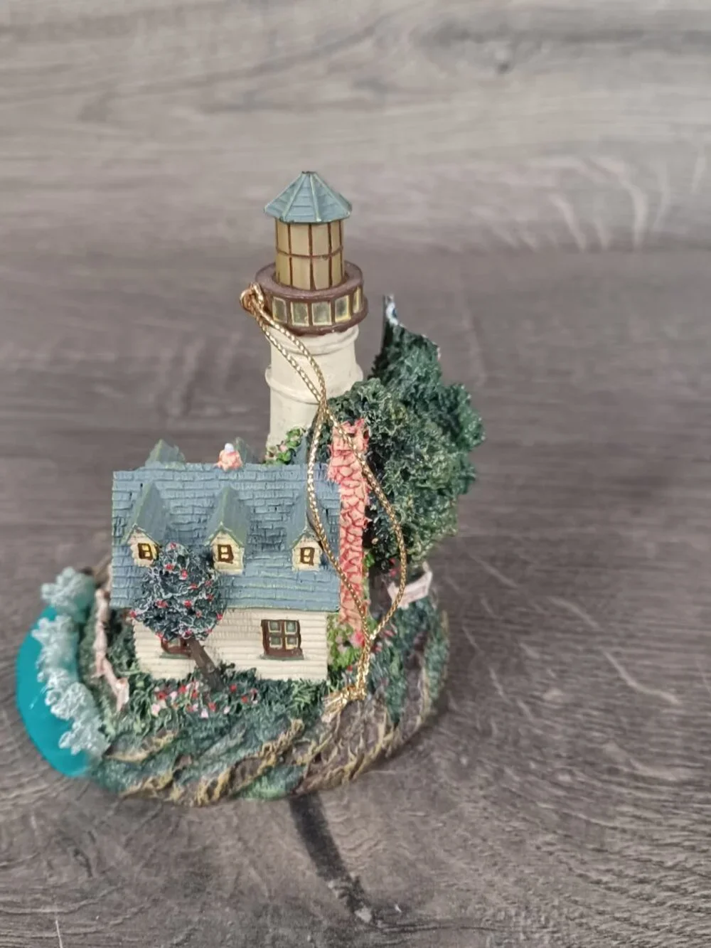 Hawthorne Thomas Kinkade Illuminated Ornament Collection Light In The Storm 2000